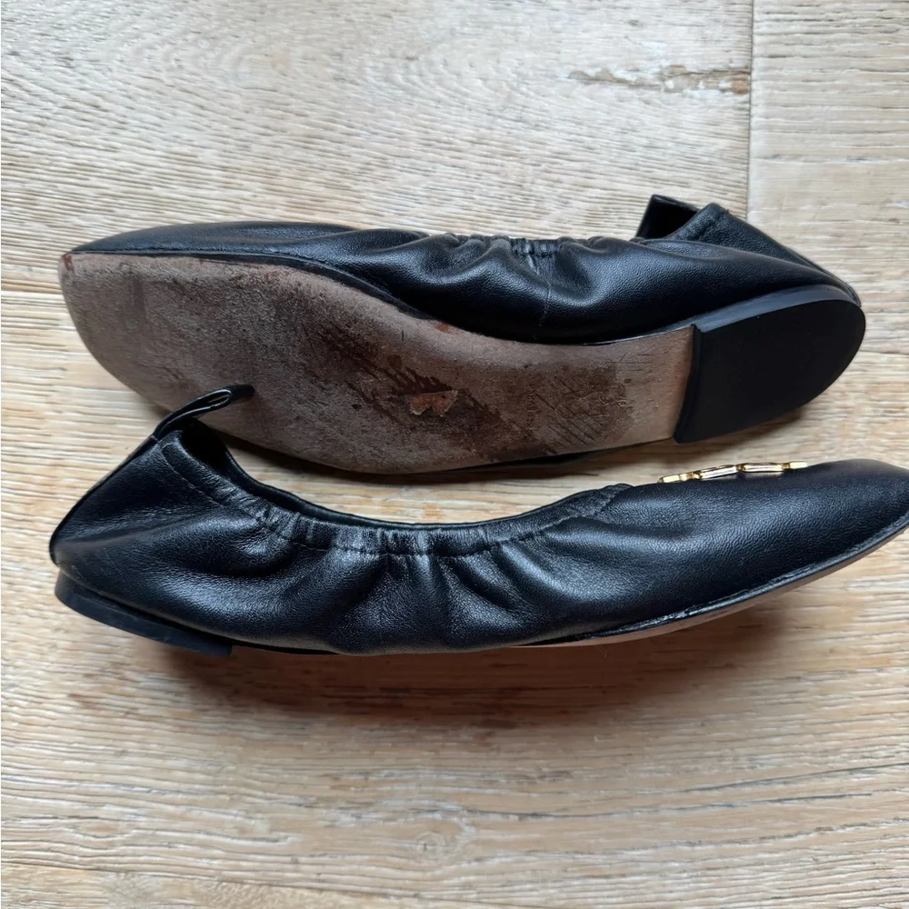 Tory Burch Britten sz 9 Black Ballet flats Gold Logo good cond price firm